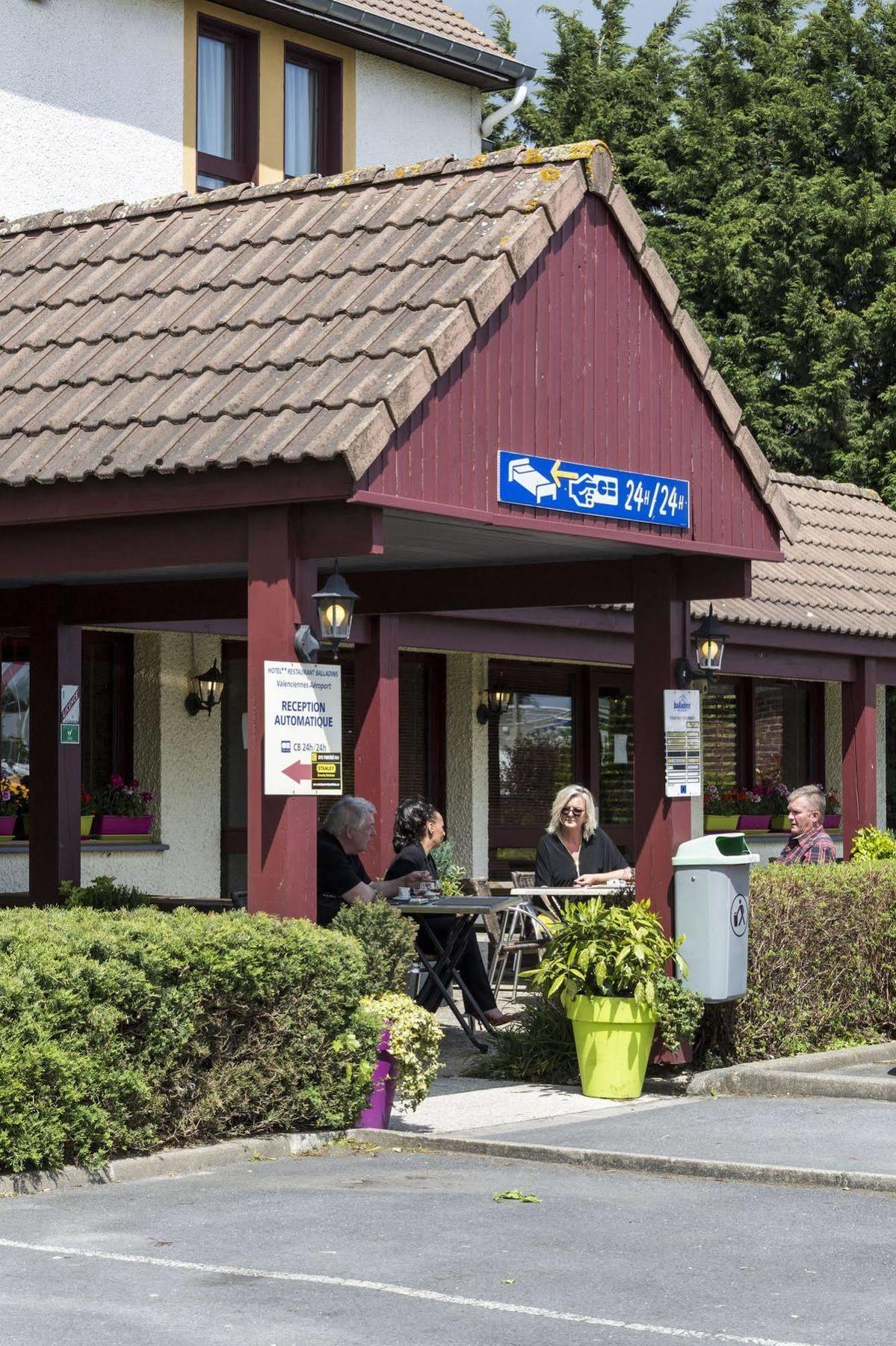 瓦朗西纳机场真实巴拉丁斯酒店 Rouvignies 外观 照片