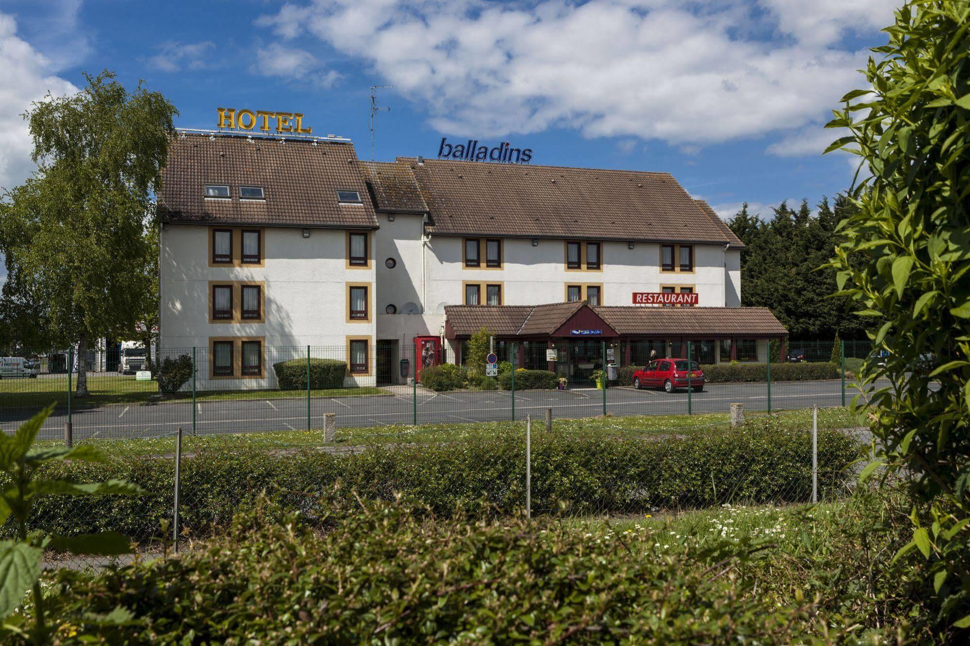 瓦朗西纳机场真实巴拉丁斯酒店 Rouvignies 外观 照片